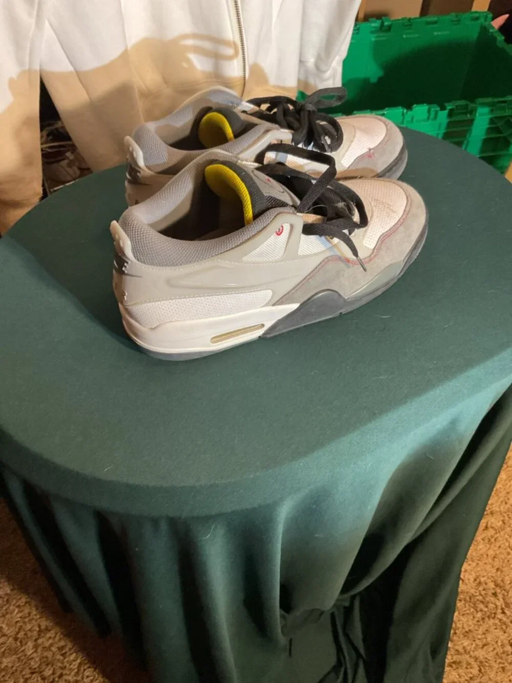 Jordan Flight Court Men's Size 9.5 White Gray Basketball Sneakers